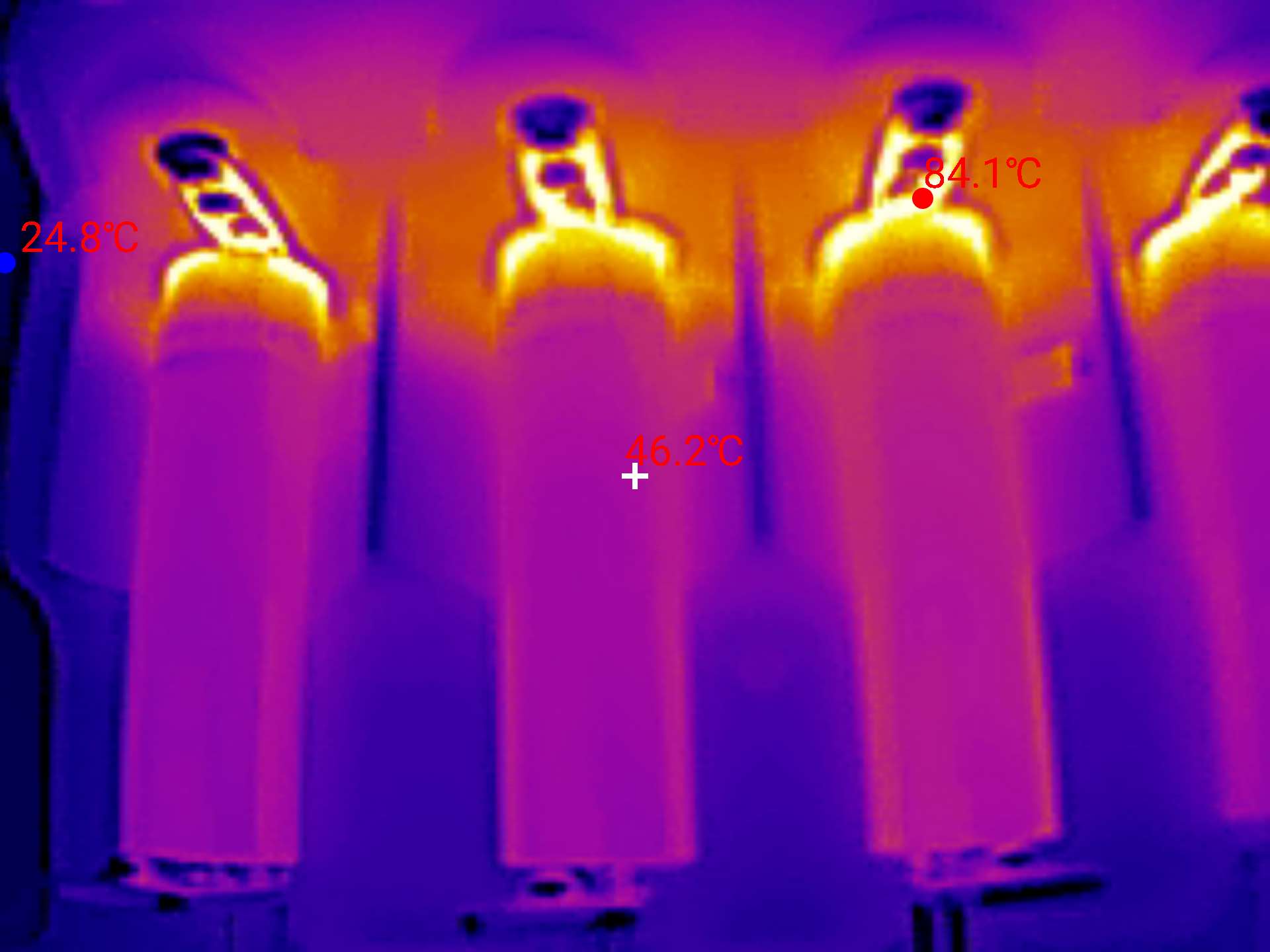 Thermal capture of the XTAR 4150mWh AA Li-ion battery at maximum load.
