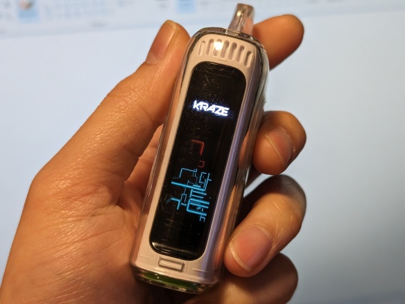 A Kraze HD7K disposable vape, modified with my custom Windows 95 theme. It is displaying a 3D Pipes screensaver animation.